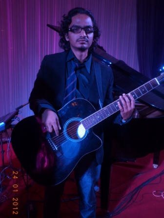 male guitar players suez egypt