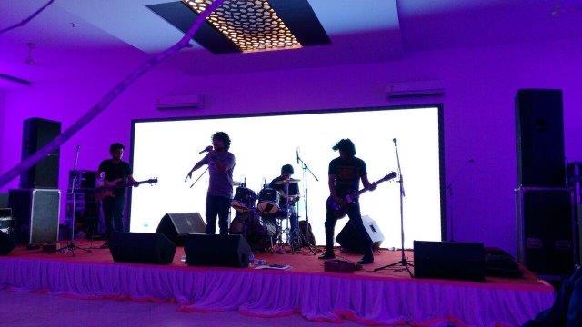 famous live band suez egypt