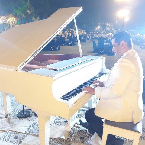 best pianist suez egypt