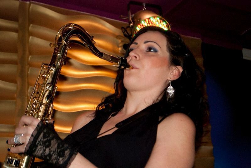 female saxophone players suez egypt